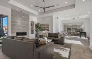 スマートテレビ、卓球台