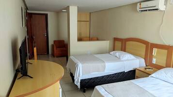 Classic Twin Room | Desk, laptop workspace, free WiFi, bed sheets