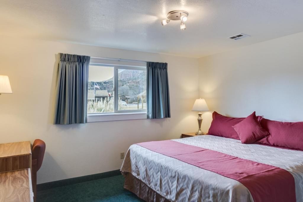 标准套房, 露台, 山景 | 办公桌、笔记本电脑工作区、免费 WiFi