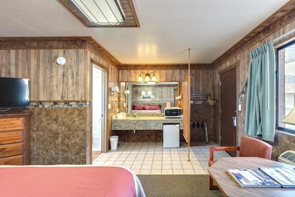 Standard Single Room, Mountain View | Desk, laptop workspace, free WiFi