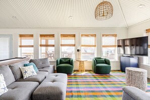 TV, books - 1 Block from the Beach, Entertainment Deck with games and Tv, large enough for 26 guests. (Bolivar Peninsula)