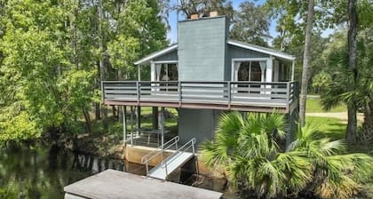 Riverfront! Snappin Turtle Cabin, Balcony-Floating dock-Fishing.