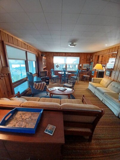 Irish Shanty - Lakeview