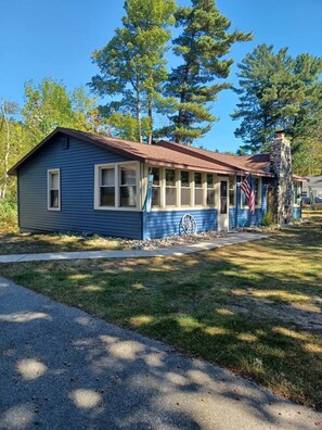 Exterior - Real Cozy - East Tawas (East Tawas)