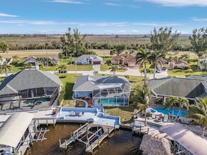 Exterior - Direct Gulf Access, Heated Pool - Sunshine Getaway - Roelens (Cape Coral)