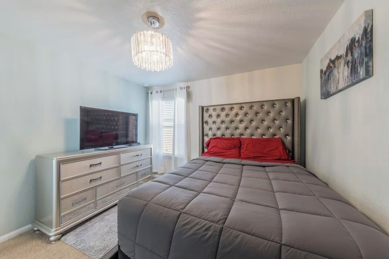 4 habitaciones, tabla de planchar con plancha, cuna de viaje y wifi 