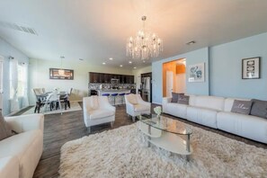 Living area - Beautiful home, 2 living rooms, group getaway, in welcoming Austin (Austin)