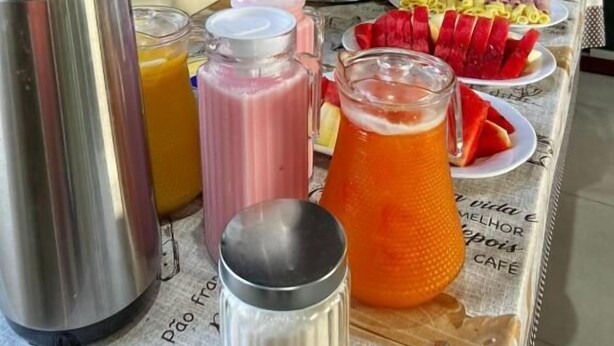 واي فاي مجانًا وملاءات أسرّة