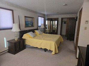 3 bedrooms, desk, iron/ironing board, WiFi - Adventures on Acre-a charming 3-bedroom home in quiet neighborhood (Millville)