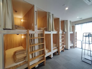 Standard Shared Dormitory | Free WiFi, bed sheets - KOREGA Hostel Osaka Namba - Hostel (Osaka)