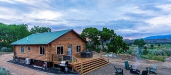 Traut Cabin - Mountain Views & Family Friendly