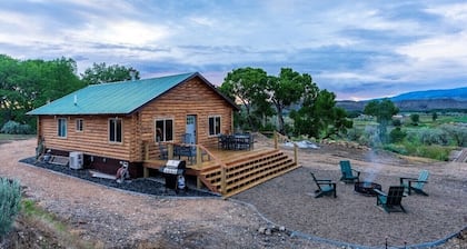 Traut Cabin - Mountain Views & Family Friendly