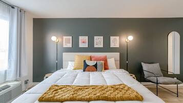 1 bedroom, desk, WiFi, bed sheets