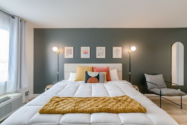 1 bedroom, desk, WiFi, bed sheets