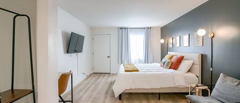 1 bedroom, desk, WiFi, bed sheets