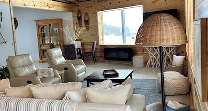 New Chalet 2 Bedroom guest apartment