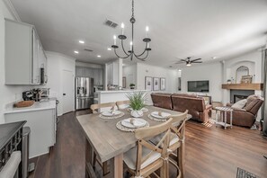 Interior - Modern, Comfy, Next to Frisco and Lake Lewisville in peaceful Little Elm (Little Elm)