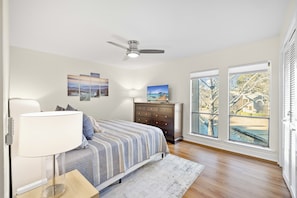 2 bedrooms, desk, free WiFi, bed sheets