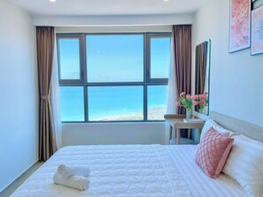 2 bedrooms, in-room safe, desk, iron/ironing board