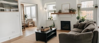 Highlands Home: Bourbon, Derby, Bar, Karaoke & Fun!