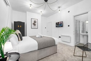 3 bedrooms, iron/ironing board, travel cot, free WiFi