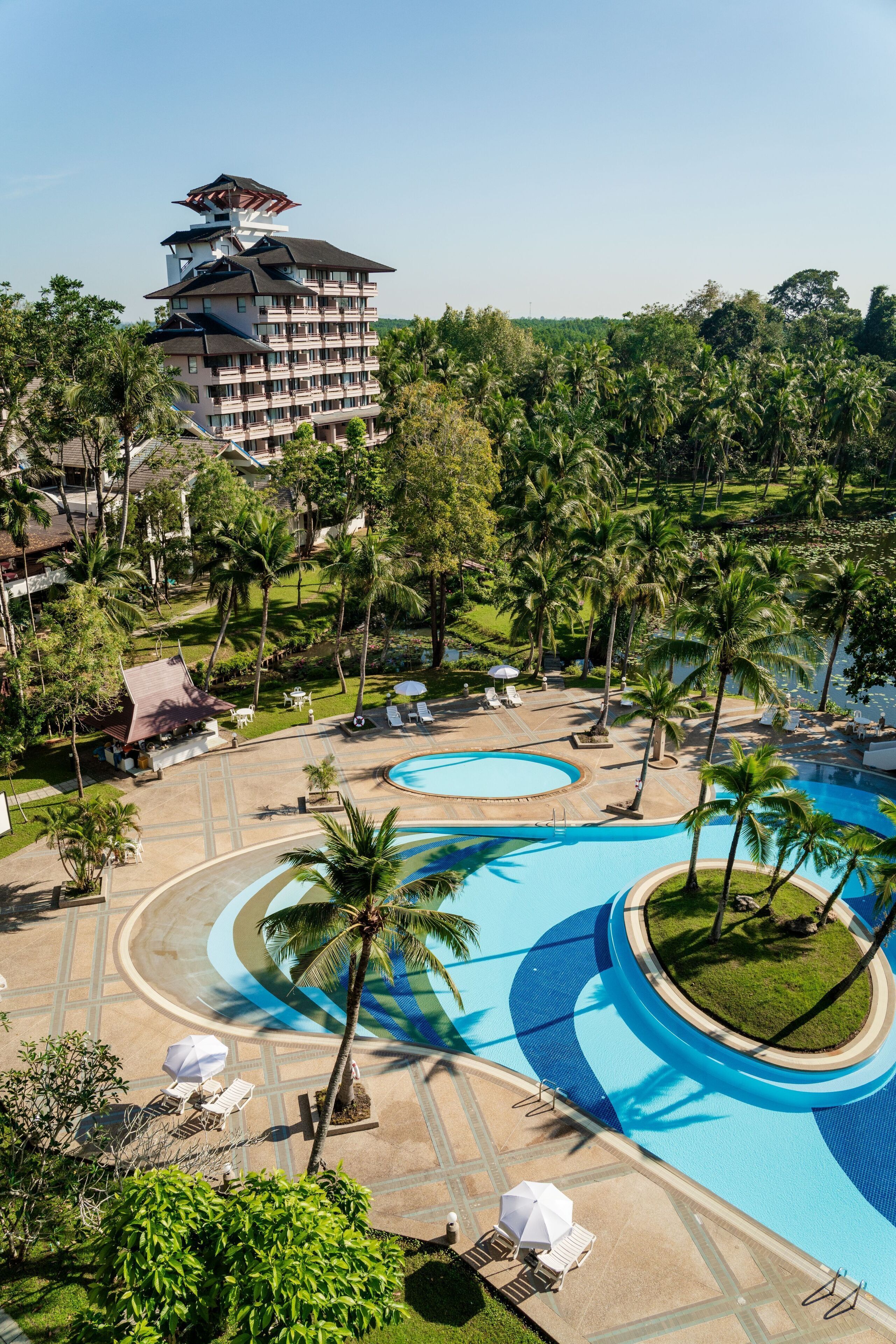 Outdoor pool, pool umbrellas