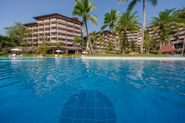 Outdoor pool, pool umbrellas