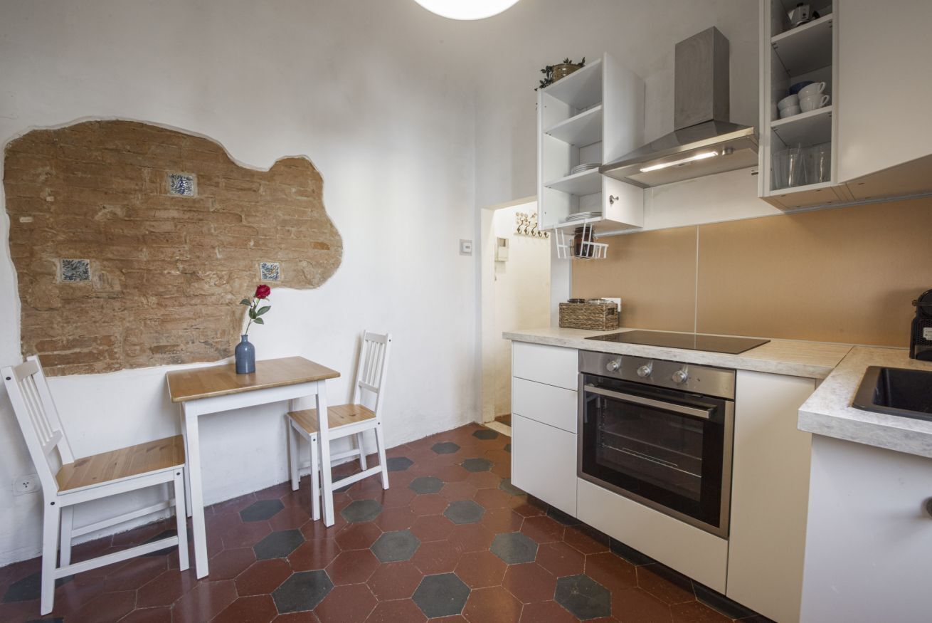 Frigorifero, forno, piano cottura, macchina per tè/caffè