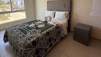 3 habitaciones, tabla de planchar con plancha y wifi gratis