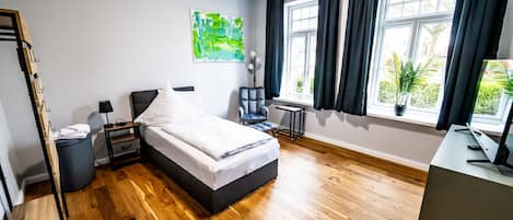 3 soverom, skrivebord, strykejern/-brett og wi-fi