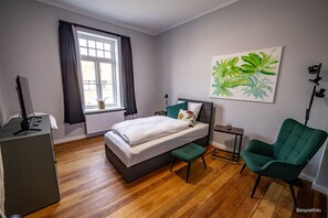5 soverom, skrivebord, strykejern/-brett og wi-fi