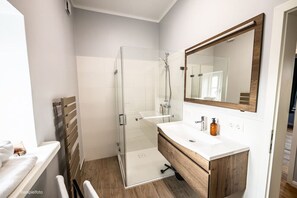 Hair dryer - 6 rooms 5 bedrooms 2 bathrooms- close to the city center top renovated (Brunsbüttel)
