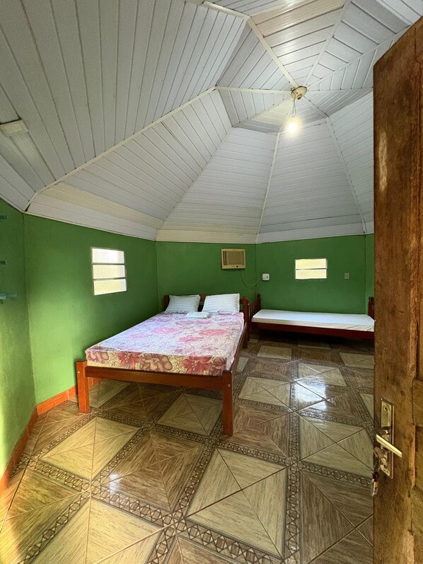 Työpöytä, vuodevaatteet