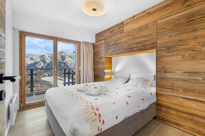 3 bedrooms, free WiFi, bed sheets