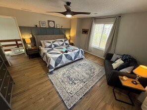 3 chambres, coffres-forts dans les chambres, bureau