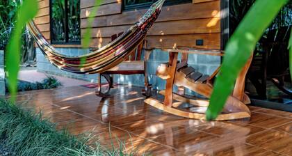 Surrounded by nature, large gardens and many birds, an ideal place to rest.