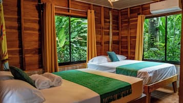 2 habitaciones, caja de seguridad en la habitación y escritorio