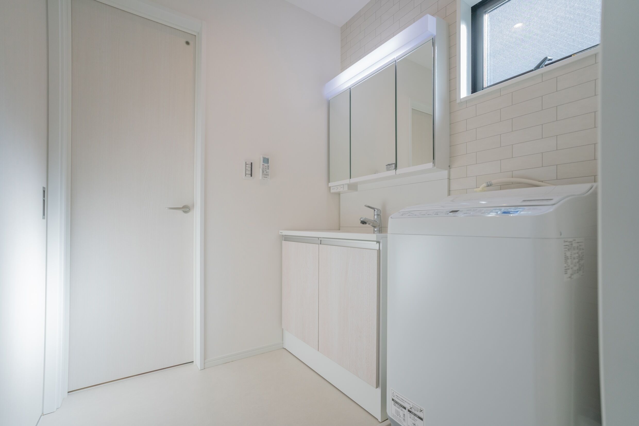 Deluxe Villa | Bathroom | Combined shower/bathtub, free toiletries, hair dryer, slippers