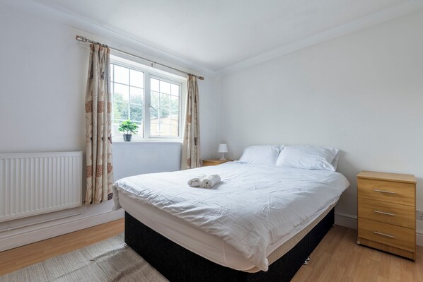 3 bedrooms, iron/ironing board, travel cot, free WiFi