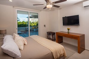 2 bedrooms, in-room safe, desk, iron/ironing board