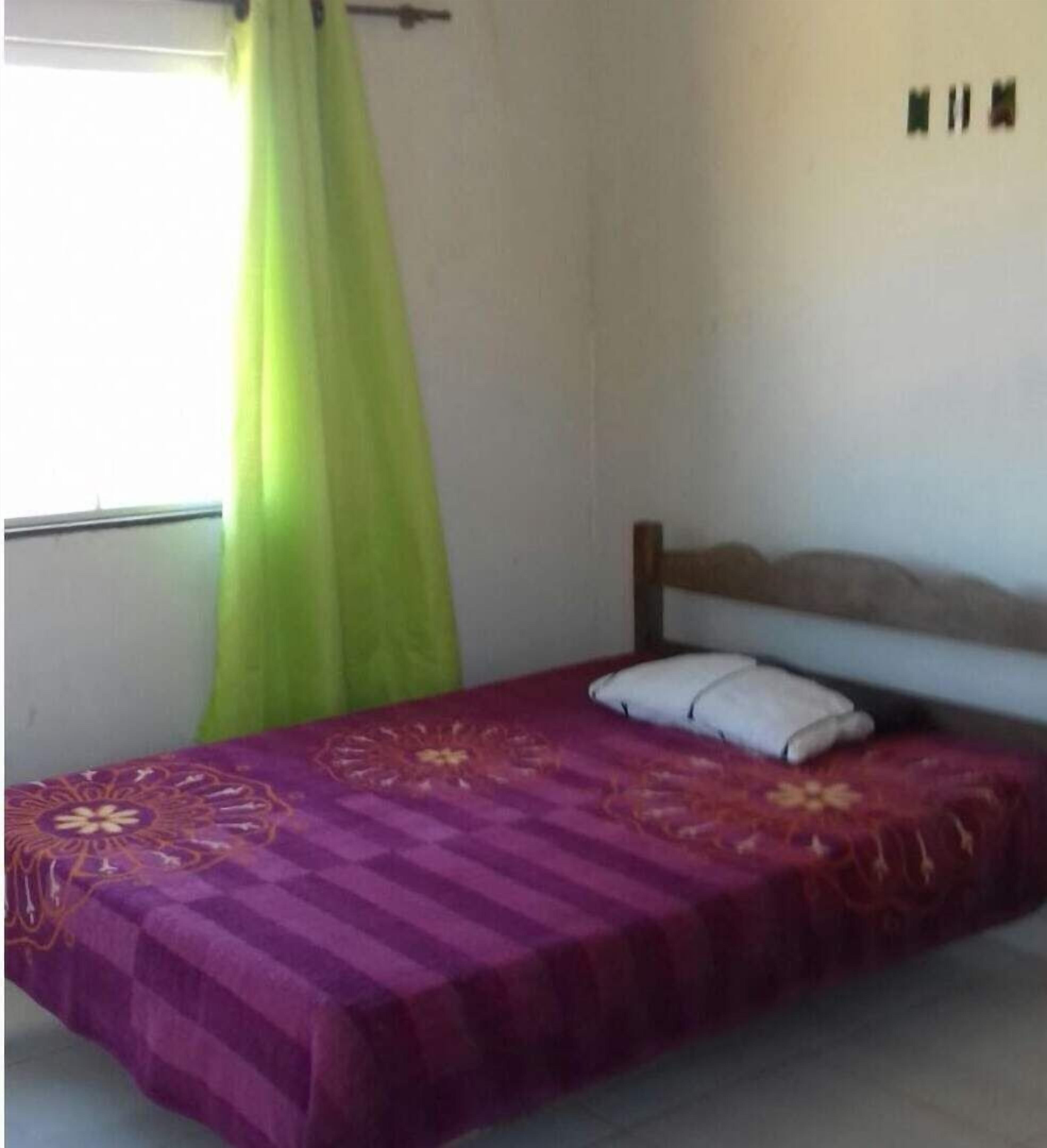 2 slaapkamers, een bureau, een strijkplank/strijkijzer, wifi