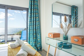 2 室のベッドルーム、アイロン / アイロン台、WiFi (無料)、ベッドシーツ