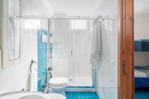 Shower, hair dryer, bidet, towels - Maison Lune - Villasimius (Simius)