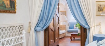 Villa Junco is located in Villasimius, its privileged position, a few steps from the Porto Giunco ​​beach, makes it an ideal holiday place in which to stay.To complete the comfort and luxury features, the villa has a swimming pool for exclusive use, 