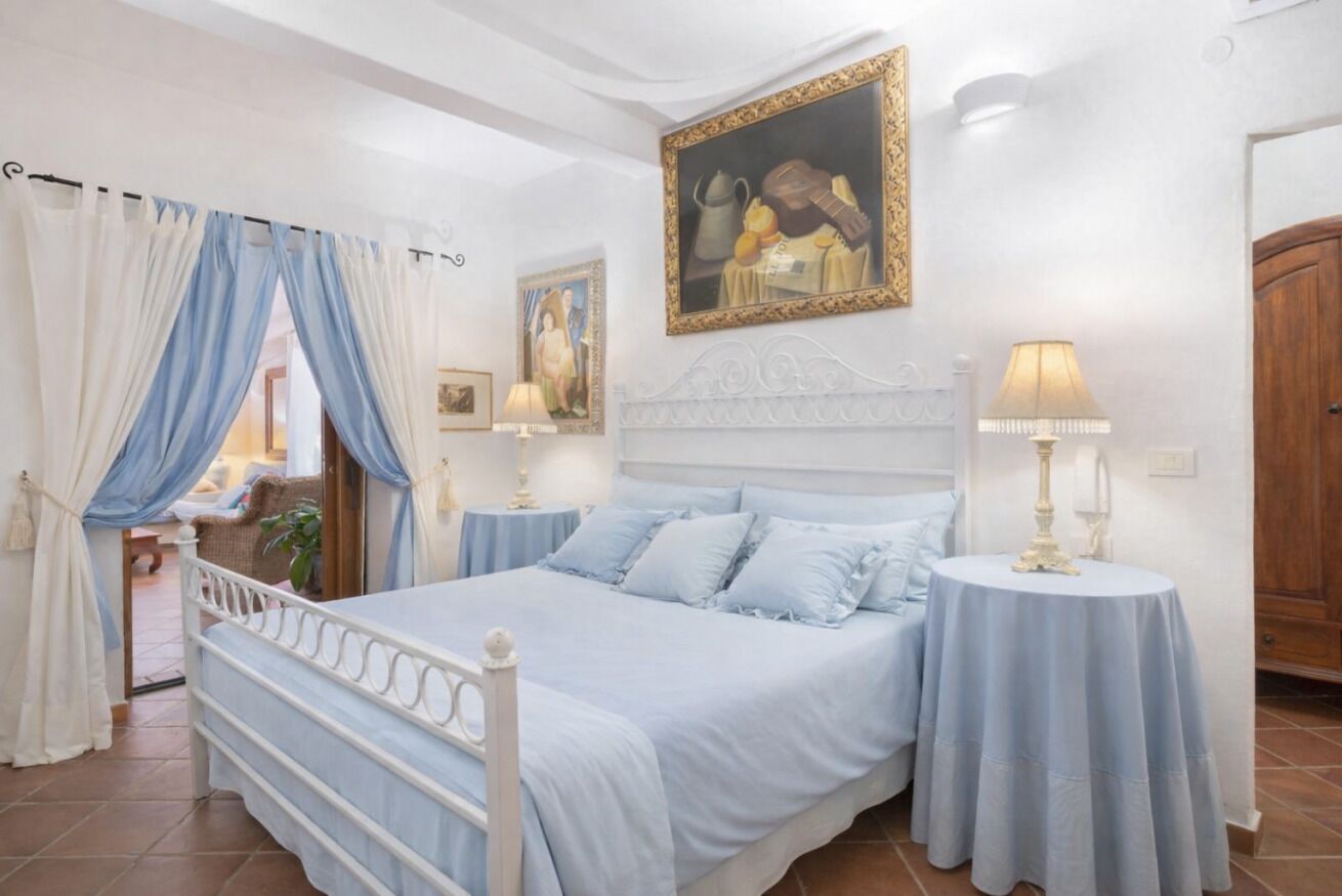 3 chambres, bureau, fer et planche à repasser, lit parapluie