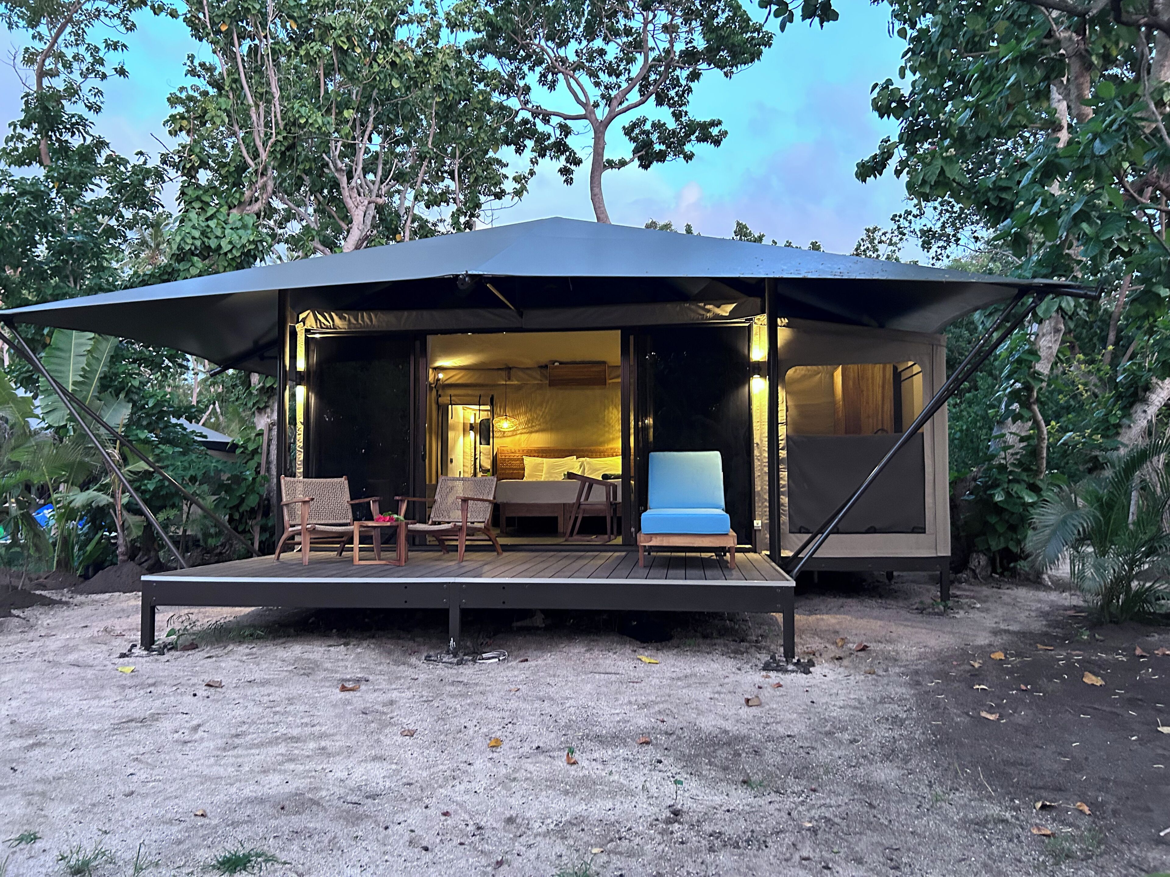 Beachfront Glamping Villa | 1 soverom, skrivebord for bærbar PC og strykejern/-brett