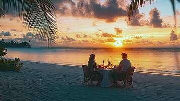 Playa privada, playa de arena blanca y bar en la playa