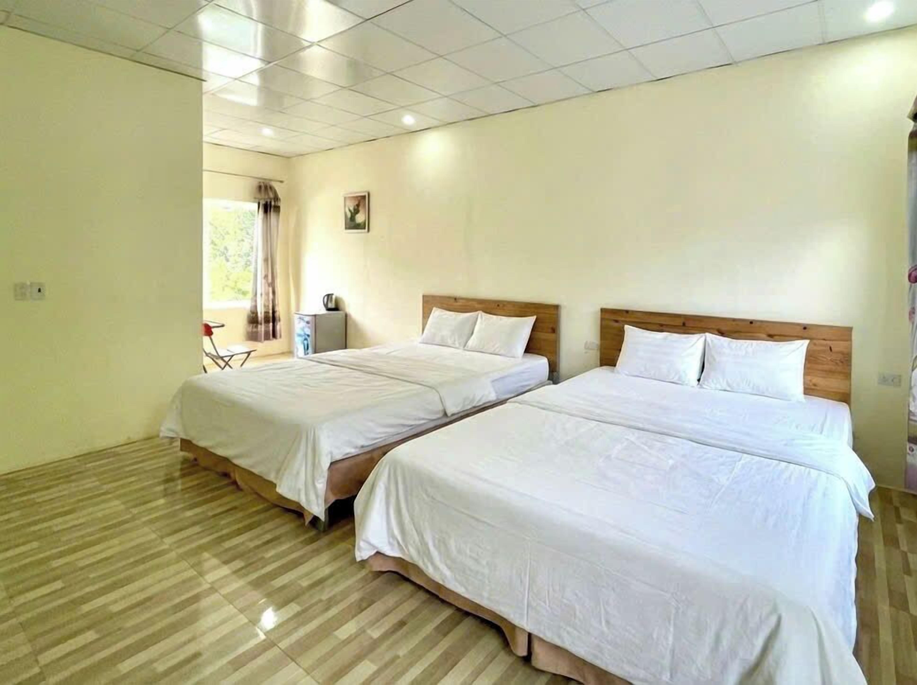 Comfort-Zimmer, Bergblick, Seeseite | Minibar, Schreibtisch, laptopgeeigneter Arbeitsplatz