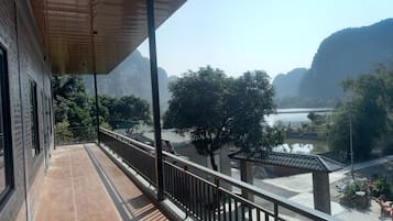 Habitación Confort, vista al lago | Terraza o patio