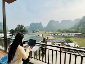 Comfort-Doppelzimmer, 1 King-Bett, Seeblick | Blick vom Balkon